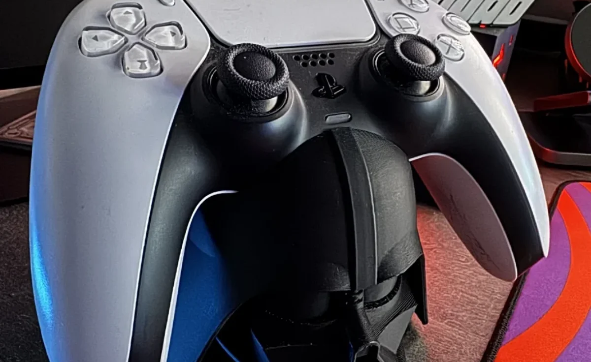 Настольный держатель для геймпада PS5 DualSense «Дарт Вейдер» / Подставка под контроллер PlayStation 5 Звездные Войны (Star Wars)