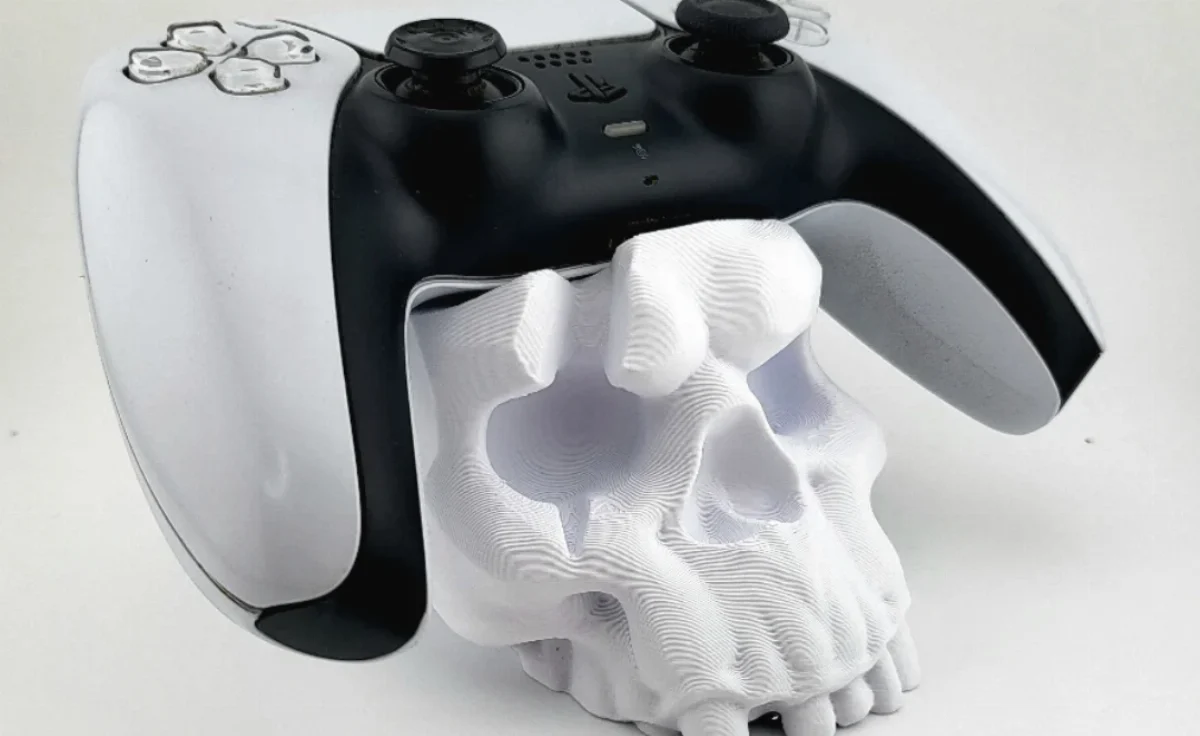 астольная подставка-держатель для геймпада «Cyber Skull» / Держатель контроллера PS5 и Xbox в виде черепа